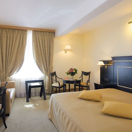 Hotel Le Rempart 투르뉘 외부 사진