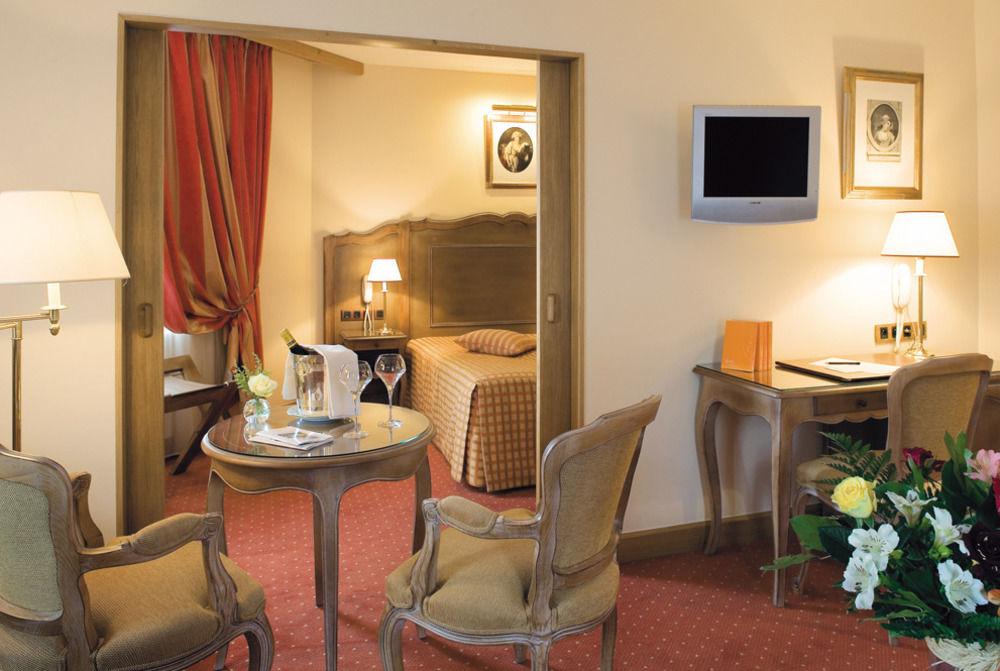 Hotel Le Rempart 투르뉘 외부 사진