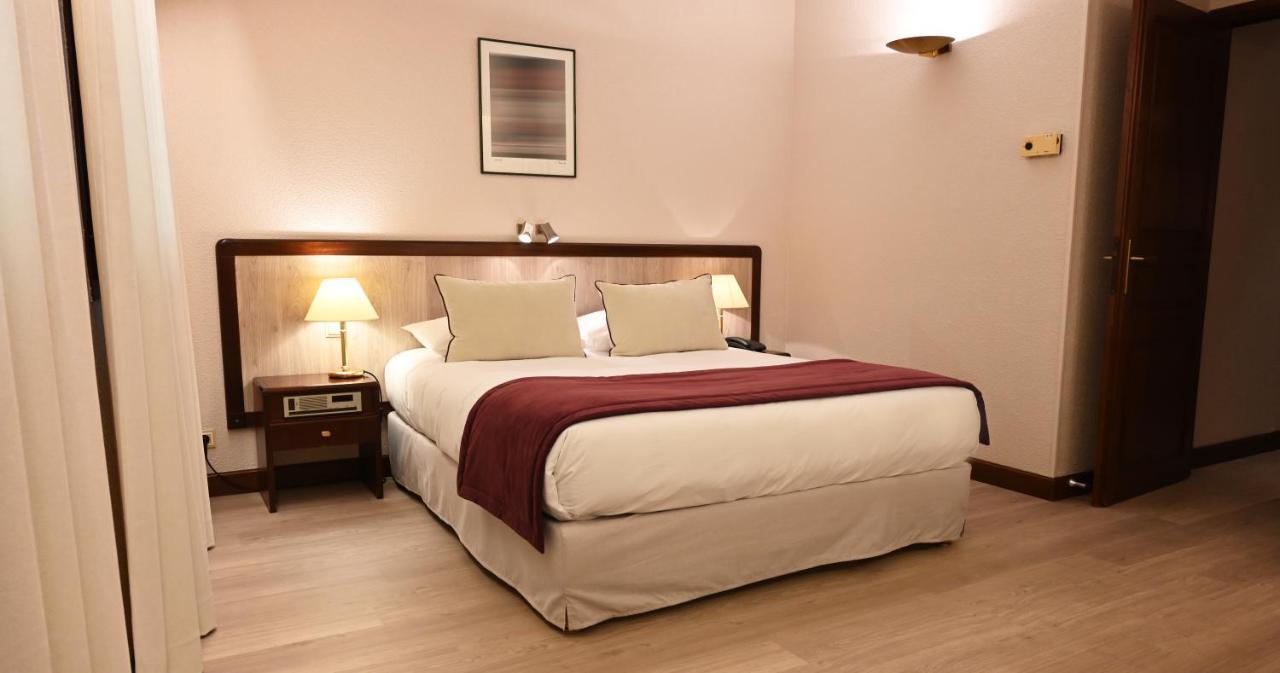 Hotel Le Rempart 투르뉘 객실 사진