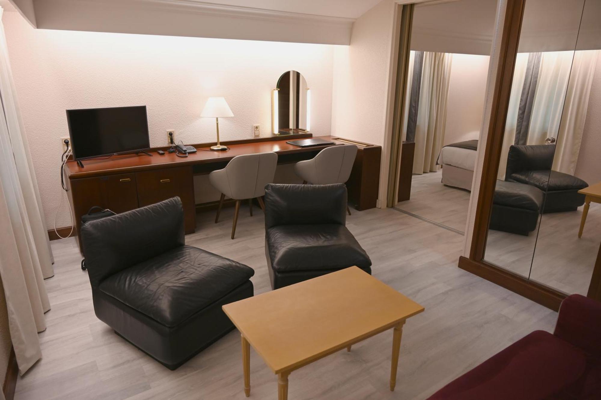 Hotel Le Rempart 투르뉘 객실 사진